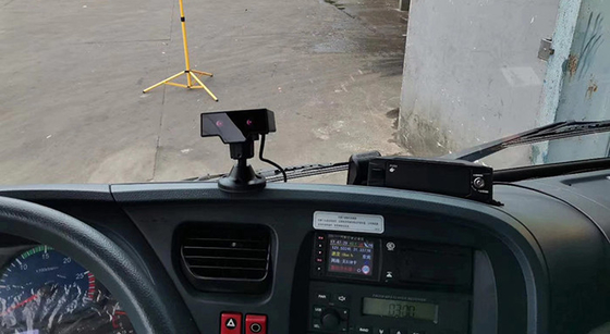 4 Channel 1080P Kendaraan CCTV MDVR GPS 4G WIFI Truck Camera System AI BSD DSM ADAS Kamera untuk Bus