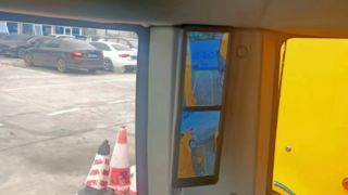 Hilangkan Titik Buta Semi Truk dengan Kamera Lensa Ganda